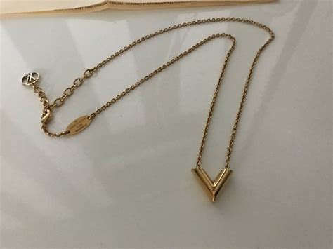 louis vuitton ketting met v|louis vuitton necklace.